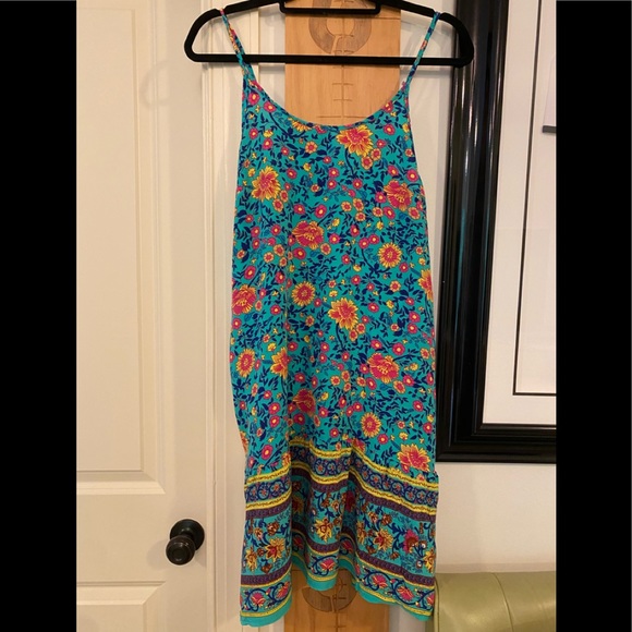 QEARAL Dresses & Skirts - QEARAL (NWOT) Ladies Summer Dress Size M
